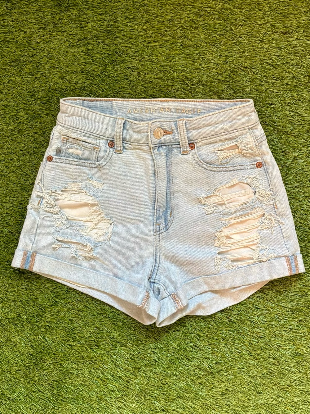 American Eagle High-Waisted Distressed Denim Shorts Size 00